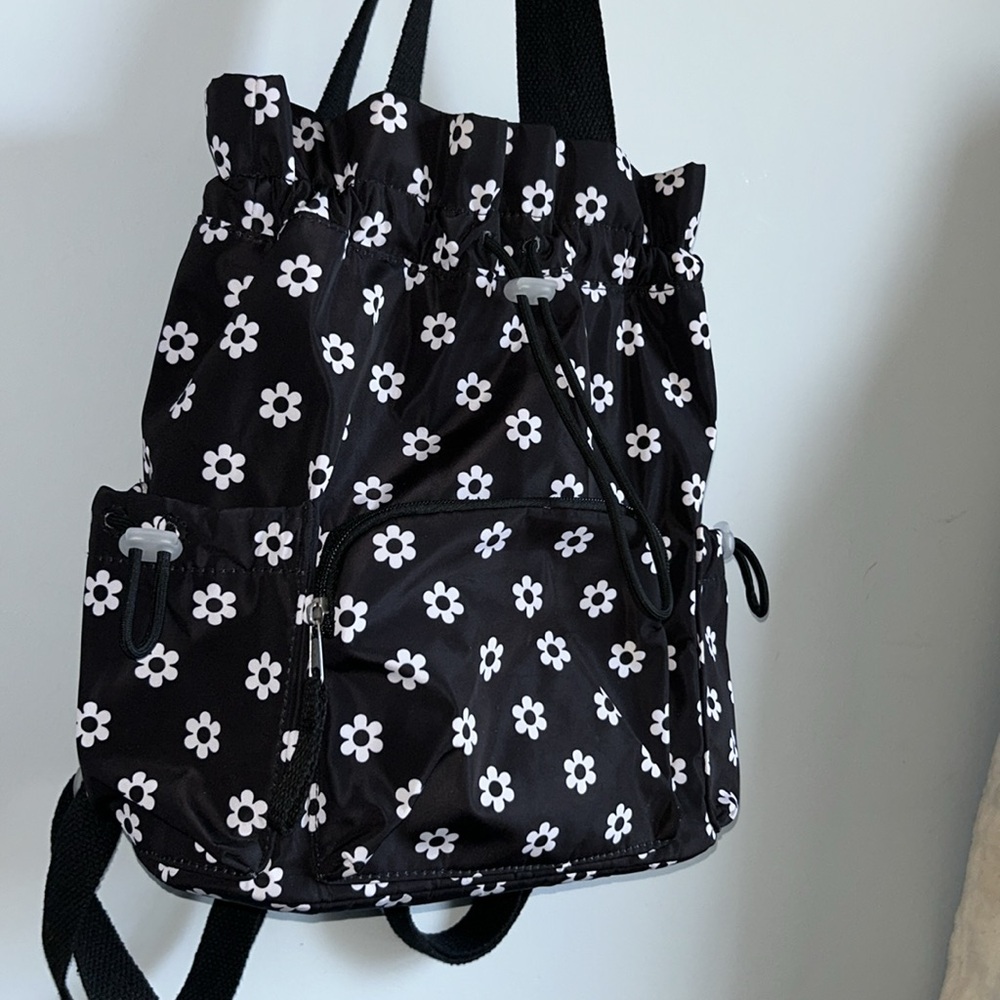 Art Class Retro Floral Drawstring Backpack Daisy Pattern - Picture 9 of 9